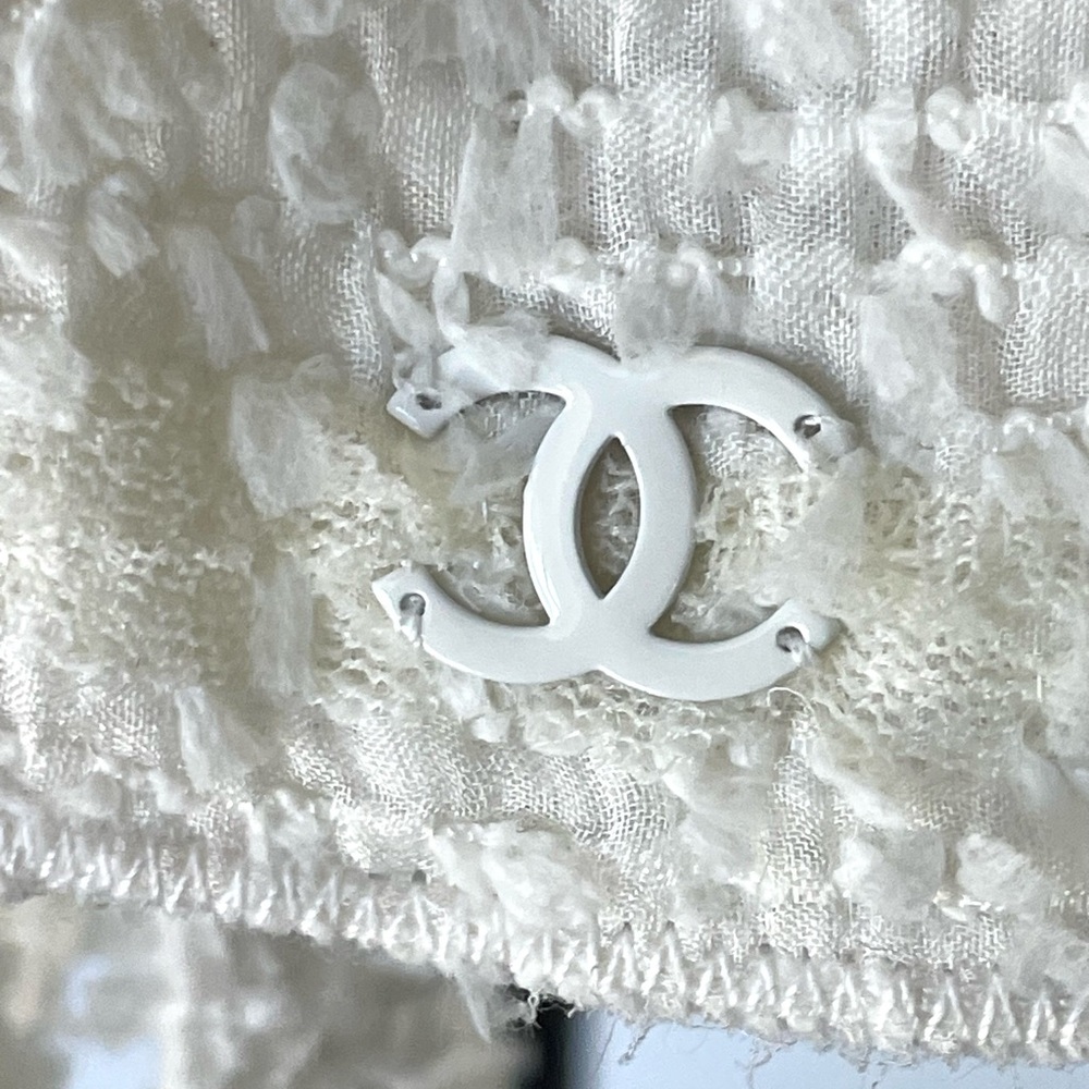 >SOLD< CHANEL Lightweight blousy blazer, gathered waist, camellia buttons, CC, - Picture 10 of 16